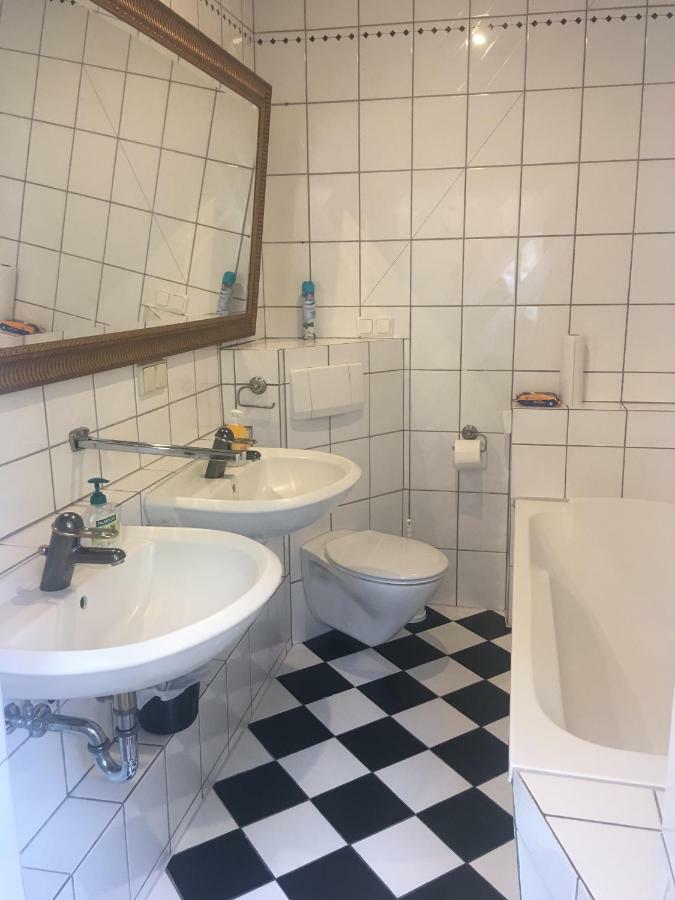 Apartment Am Friedrich Ebert Park Mit Ueber 100Qm Wohnflaeche Hamm  Bagian luar foto